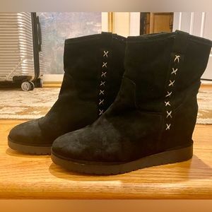 Sundance Hidden Wedge Plush Lined Suede Boots | Size 9 cool weather essential.